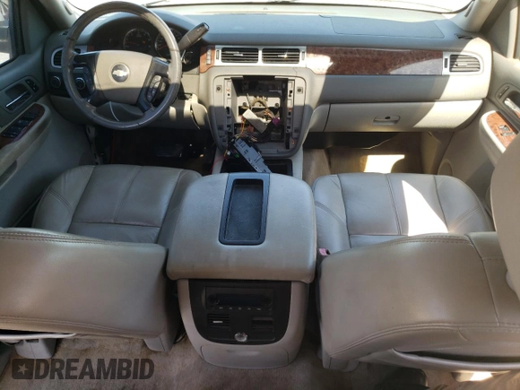 2007 Chevrolet Avalanche LTZ z VIN 3GNFK12317G210976, wystawiony jako Copart lot #51306835 z przebiegiem 283 913 mil mil oraz Szkody całkowita. Historia ofert i sprzedaży dostępna na DreamBid. Obrazek 8.
