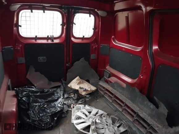 2019 Nissan NV200 S z VIN 3N6CM0KN1KK703206, wystawiony jako IAAI lot #41929556 z przebiegiem Nie podano mil oraz . Historia ofert i sprzedaży dostępna na DreamBid. Obrazek 8.