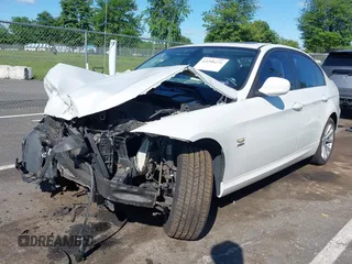 2011 BMW 3 Series 328i xDrive с VIN WBAPK5C53BA661805, выставлен на аукционе IAAI как лот 42299271 с пробегом 129 701 миль миль и . История ставок и продаж доступна на DreamBid. Изображение 2.