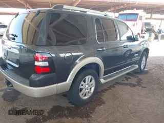 2007 Ford Explorer Eddie Bauer z VIN 1FMEU74867UA41718, wystawiony jako IAAI lot #42262818 z przebiegiem 129 454 mil mil oraz . Historia ofert i sprzedaży dostępna na DreamBid. Obrazek 4.