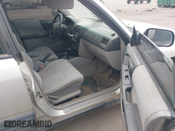 2001 Subaru Forester L with VIN JF1SF63521H766175, listed as a IAAI auction lot 41192998 with 173,532 mi miles. Bid and sale history available at carsss.com. Image 5.