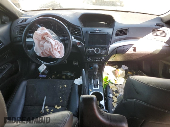 2018 Acura ILX Premium z VIN 19UDE2F84JA005193, wystawiony jako Copart lot #69123884 z przebiegiem Nie podano mil oraz Szkoda całkowita • Salvage title. Historia ofert i sprzedaży dostępna na DreamBid. Obrazek 8.