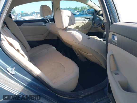 2016 Hyundai Sonata SE z VIN 5NPE24AF1GH268000, wystawiony jako IAAI lot #41757358 z przebiegiem Nie podano mil oraz . Historia ofert i sprzedaży dostępna na DreamBid. Obrazek 8.