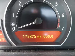 2008 BMW 7 Series 750Li z VIN WBAHN83518DT86472, wystawiony jako IAAI lot #42261898 z przebiegiem 175 875 mil mil oraz . Historia ofert i sprzedaży dostępna na DreamBid. Obrazek 7.