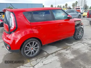 2018 Kia Soul ! with VIN KNDJX3AA8J7537510, listed as a IAAI auction lot 41773156 with 144,882 mi miles. Bid and sale history available at carsss.com. Image 4.