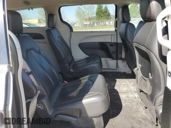 2017 Chrysler Pacifica Touring L z VIN 2C4RC1BG7HR598703, wystawiony jako Copart lot #52898815 z przebiegiem 106 720 mil mil oraz Szkoda całkowita • Salvage title. Historia ofert i sprzedaży dostępna na DreamBid. Obrazek 11.