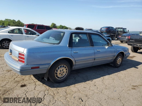 1993 Oldsmobile Cutlass Ciera S z VIN 1G3AG54N3P6330824, wystawiony jako Copart lot #59590864 z przebiegiem 2 689 mil mil oraz Czysty tytuł • Clean title. Historia ofert i sprzedaży dostępna na DreamBid. Obrazek 3.