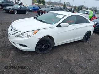 2011 Hyundai Sonata GLS with VIN 5NPEB4AC3BH100602, listed as a IAAI auction lot 42134998 with 205,102 mi miles. Bid and sale history available at carsss.com. Image 2.