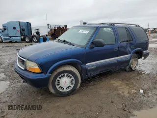2000 GMC Jimmy SLE Convenience with VIN 1GKDT13W9Y2236228, listed as a Copart auction lot 41887065 with 248,134 mi miles and Salvage Title. Bid and sale history available at carsss.com. Image 1.