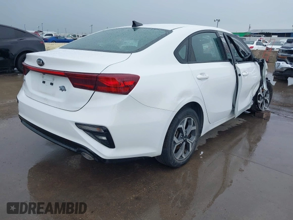2021 Kia Forte LXS z VIN 3KPF24ADXME377638, wystawiony jako IAAI lot #42467878 z przebiegiem 53 446 mil mil oraz . Historia ofert i sprzedaży dostępna na DreamBid. Obrazek 4.