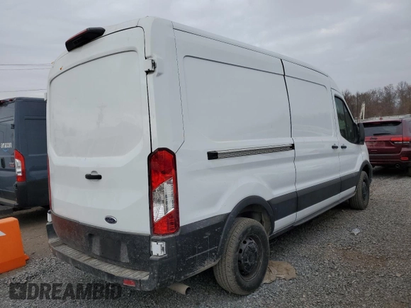 2022 Ford Transit Cargo with VIN 1FTBR1C87NKA66546, listed as a Copart auction lot 81451244 with 31,261 mi miles and Salvage Title. Bid and sale history available at DreamBid. Image 3.