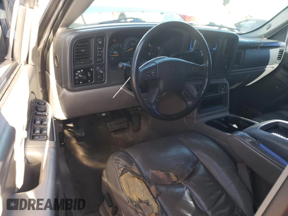2005 Chevrolet Suburban LS with VIN 3GNFK16Z55G268911, listed as a Copart auction lot 82489564 with 185,020 mi miles and Salvage Title. Bid and sale history available at carsss.com. Image 8.