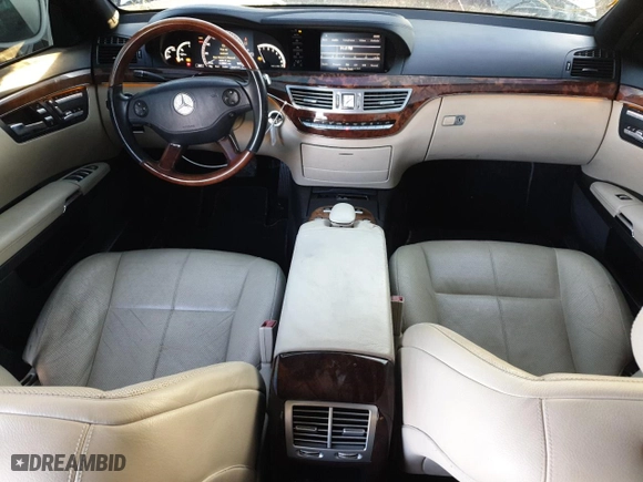 2009 Mercedes-Benz S-Class 5.5L V8 with VIN WDDNG71X39A277664, listed as a Copart auction lot 84507304 with 110,006 mi miles and Salvage Title. Bid and sale history available at carsss.com. Image 8.