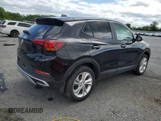 2021 Buick Encore GX Preferred z VIN KL4MMCSL1MB167504, wystawiony jako Copart lot #57316205 z przebiegiem 10 929 mil mil oraz Szkoda całkowita • Salvage title. Historia ofert i sprzedaży dostępna na DreamBid. Obrazek 3.