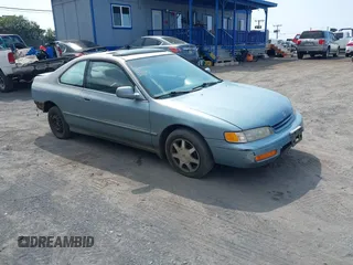 1995 Honda Accord EX with VIN 1HGCD7252SA016119, listed as a IAAI auction lot 41594325 with 231,799 mi miles and . Bid and sale history available at carsss.com. Image 1.