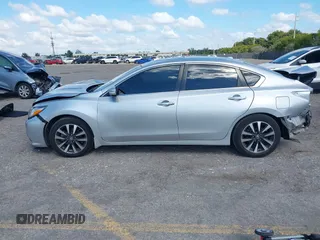 2016 Nissan Altima SR with VIN 1N4AL3AP3GC109477, listed as a IAAI auction lot 41512271 with 47,592 mi miles and . Bid and sale history available at DreamBid. Image 14.
