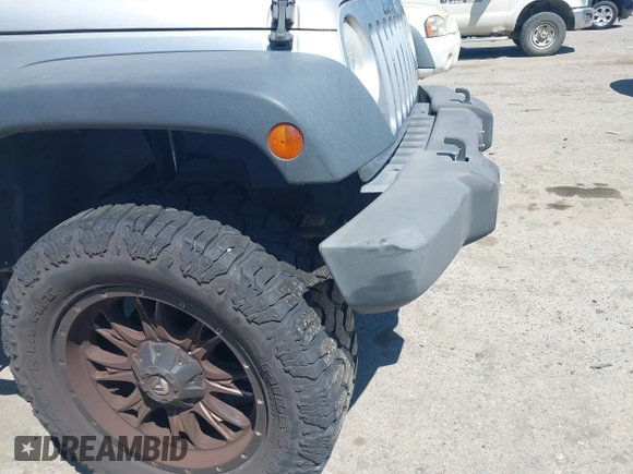 2008 Jeep Wrangler Unlimited X with VIN 1J4GA39148L596727, listed as a IAAI auction lot 42632457 with 175,000 mi miles and . Bid and sale history available at DreamBid. Image 6.