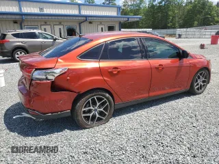2018 Ford Focus SE with VIN 1FADP3FEXJL269131, listed as a Copart auction lot 55894765 with 33,752 mi miles and Salvage title. Bid and sale history available at DreamBid. Image 3.