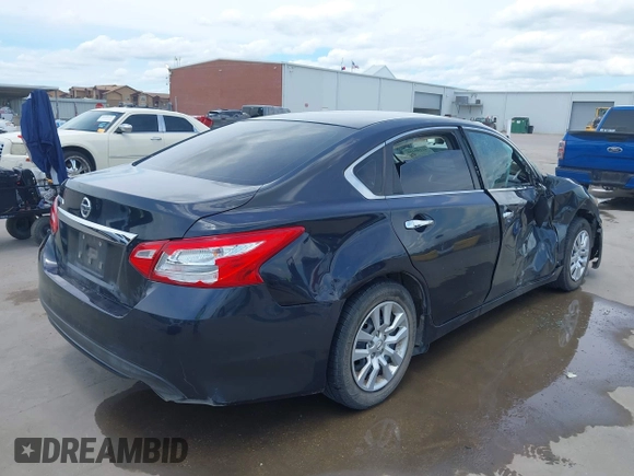 2016 Nissan Altima S z VIN 1N4AL3APXGN348769, wystawiony jako IAAI lot #42199355 z przebiegiem 135 584 mil mil oraz . Historia ofert i sprzedaży dostępna na DreamBid. Obrazek 4.
