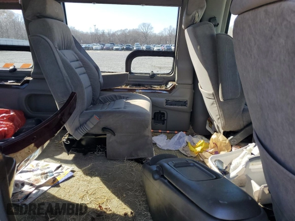 2001 GMC Savana Cargo YF7 Upfitter with VIN 1GDFG15R511109001, listed as a Copart auction lot 48427195 with 73,722 mi miles and Salvage Title. Bid and sale history available at DreamBid. Image 11.