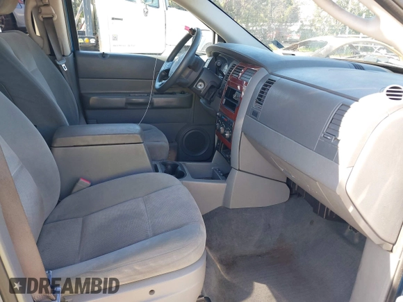 2004 Dodge Durango SLT z VIN 1D4HB48D44F208268, wystawiony jako IAAI lot #41668435 z przebiegiem 245 694 mil mil oraz . Historia ofert i sprzedaży dostępna na DreamBid. Obrazek 5.