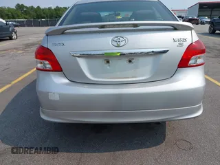 2007 Toyota Yaris с VIN JTDBT923371111609, выставлен на аукционе IAAI как лот 42386247 с пробегом 166 152 миль миль и . История ставок и продаж доступна на DreamBid. Изображение 14.
