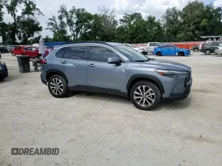 2022 Toyota Corolla Cross XLE z VIN 7MUDAAAG9NV036831, wystawiony jako Copart lot #60986125 z przebiegiem 6 642 mil mil oraz Szkoda całkowita • Salvage title. Historia ofert i sprzedaży dostępna na DreamBid. Obrazek 14.