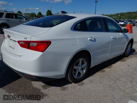 2016 Chevrolet Malibu LS z VIN 1G1ZB5ST5GF243762, wystawiony jako IAAI lot #42322879 z przebiegiem 172 926 mil mil oraz . Historia ofert i sprzedaży dostępna na DreamBid. Obrazek 4.
