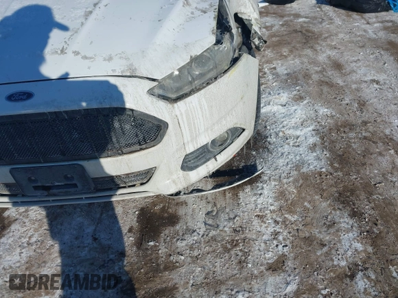 2013 Ford Fusion SE Hybrid with VIN 3FA6P0LU8DR272165, listed as a IAAI auction lot 41333539 with 196,843 mi miles. Bid and sale history available at carsss.com. Image 6.