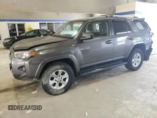 2019 Toyota 4Runner SR5 z VIN JTEBU5JR6K5666286, wystawiony jako Copart lot #66220495 z przebiegiem 66 972 mil mil oraz Szkoda całkowita • Salvage title. Historia ofert i sprzedaży dostępna na DreamBid. Obrazek 1.