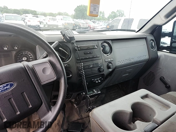 2015 Ford F-250 Lariat z VIN 1FT7W2B61FEC91968, wystawiony jako IAAI lot #42575818 z przebiegiem 171 621 mil mil oraz . Historia ofert i sprzedaży dostępna na DreamBid. Obrazek 8.