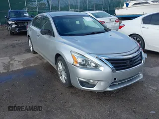 2013 Nissan Altima SV with VIN 1N4AL3AP5DN410428, listed as a IAAI auction lot 41176057 with 109,274 mi miles and . Bid and sale history available at carsss.com. Image 1.