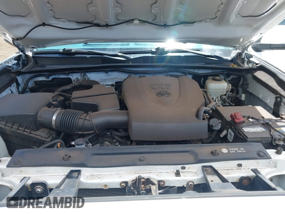 2018 Toyota Tacoma SR5 with VIN 3TMDZ5BN5JM048038, listed as a IAAI auction lot 42084922 with 79,718 mi miles and . Bid and sale history available at DreamBid. Image 10.