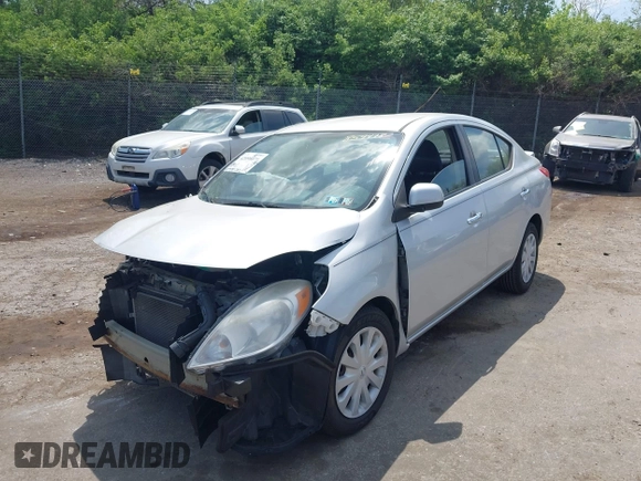 2013 Nissan Versa S Plus z VIN 3N1CN7AP8DL859478, wystawiony jako IAAI lot #42098071 z przebiegiem 107 941 mil mil oraz . Historia ofert i sprzedaży dostępna na DreamBid. Obrazek 15.