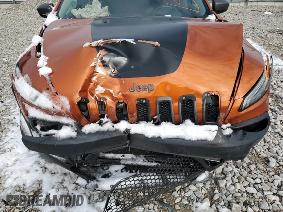 2016 Jeep Cherokee Trailhawk z VIN 1C4PJMBB5GW299512, wystawiony jako Copart lot #45356355 z przebiegiem Nie podano mil oraz Szkoda całkowita • Salvage title. Historia ofert i sprzedaży dostępna na DreamBid. Obrazek 12.