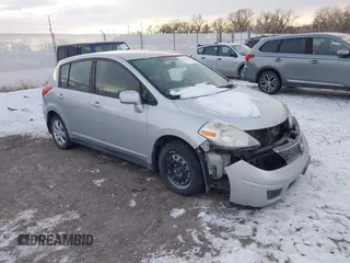 2007 Nissan Versa S с VIN 3N1BC13E47L396219, выставлен на аукционе IAAI как лот 41277150 с пробегом 164 444 миль миль и . История ставок и продаж доступна на DreamBid. Изображение 1.