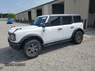 2023 Ford Bronco z VIN 1FMDE5BH2PLB20499, wystawiony jako Copart lot #62211165 z przebiegiem 28 372 mil mil oraz Szkoda całkowita • Salvage title. Historia ofert i sprzedaży dostępna na DreamBid. Obrazek 1.
