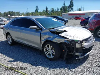 2015 Chrysler 200 Limited z VIN 1C3CCCAB1FN595950, wystawiony jako IAAI lot #42627486 z przebiegiem 217 578 mil mil oraz . Historia ofert i sprzedaży dostępna na DreamBid. Obrazek 1.