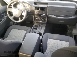 2010 Jeep Liberty Sport z VIN 1J4PP2GK2AW181091, wystawiony jako Copart lot #44555095 z przebiegiem 104 986 mil mil oraz Szkoda całkowita • Salvage title. Historia ofert i sprzedaży dostępna na DreamBid. Obrazek 8.