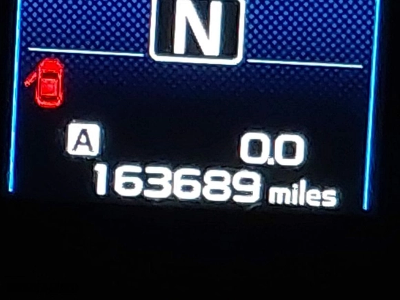 2016 Subaru Legacy 2.5i Limited with VIN 4S3BNBJ60G3051046, listed as a IAAI auction lot 41174588 with 163689 miles. Bid and sale history available at carsss.com. Image 15.