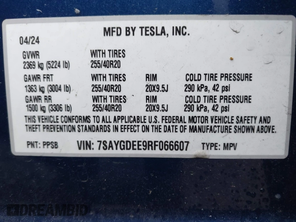 2024 Tesla Model Y Long Range with VIN 7SAYGDEE9RF066607, listed as a IAAI auction lot 40895482 with 9,988 mi miles. Bid and sale history available at carsss.com. Image 9.