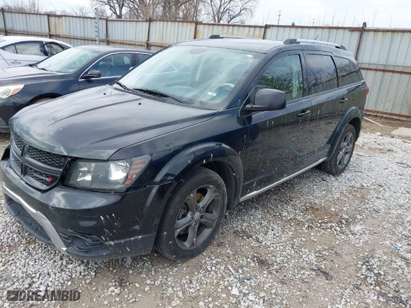2015 Dodge Journey Crossroad with VIN 3C4PDDGGXFT639673, listed as a IAAI auction lot 41915884 with 199,654 mi miles. Bid and sale history available at carsss.com. Image 2.