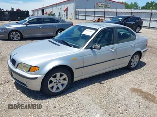 2003 BMW 3 Series 325i z VIN WBAEV334X3KL87573, wystawiony jako IAAI lot #42311092 z przebiegiem 262 326 mil mil oraz . Historia ofert i sprzedaży dostępna na DreamBid. Obrazek 2.