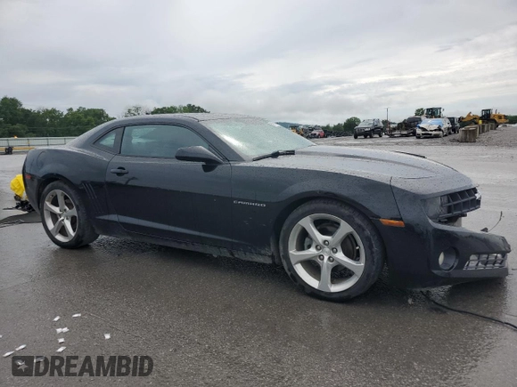 2013 Chevrolet Camaro LT z VIN 2G1FC1E31D9228586, wystawiony jako Copart lot #59762765 z przebiegiem 204 854 mil mil oraz Szkoda całkowita • Salvage title. Historia ofert i sprzedaży dostępna na DreamBid. Obrazek 4.