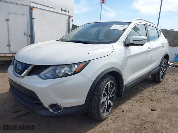 2019 Nissan Rogue Sport SV with VIN JN1BJ1CP2KW525133, listed as a IAAI auction lot 41593961 with 64323 miles. Bid and sale history available at carsss.com. Image 2.