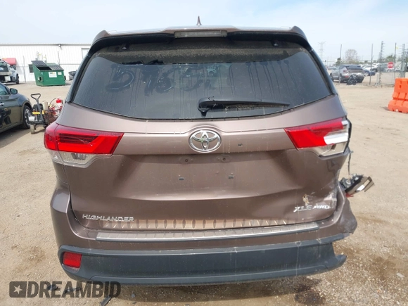 2017 Toyota Highlander XLE with VIN 5TDJZRFH4HS483304, listed as a IAAI auction lot 42134994 with 115,322 mi miles and . Bid and sale history available at DreamBid. Image 16.