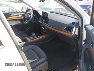2022 Audi Q5 S line Premium Plus with VIN WA1EAAFY9N2112369, listed as a IAAI auction lot 42085322 with 1 mi miles. Bid and sale history available at carsss.com. Image 5.