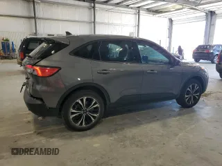 2022 Ford Escape SE with VIN 1FMCU9G60NUB40450, listed as a Copart auction lot 51223465 with 21,351 mi miles and Salvage Title. Bid and sale history available at DreamBid. Image 3.