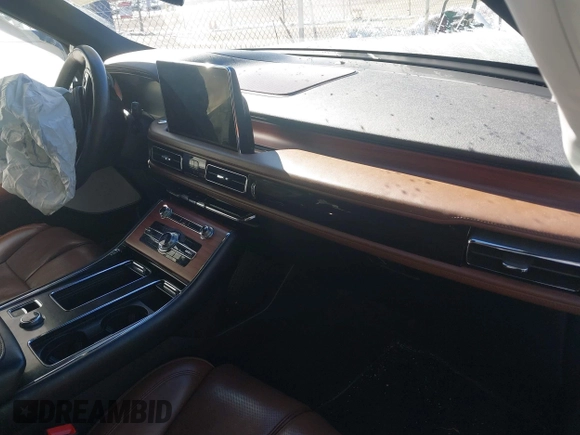 2021 Lincoln Aviator Reserve with VIN 5LM5J7XC3MGL08085, listed as a IAAI auction lot 41482512 with 61,248 mi miles and . Bid and sale history available at DreamBid. Image 5.