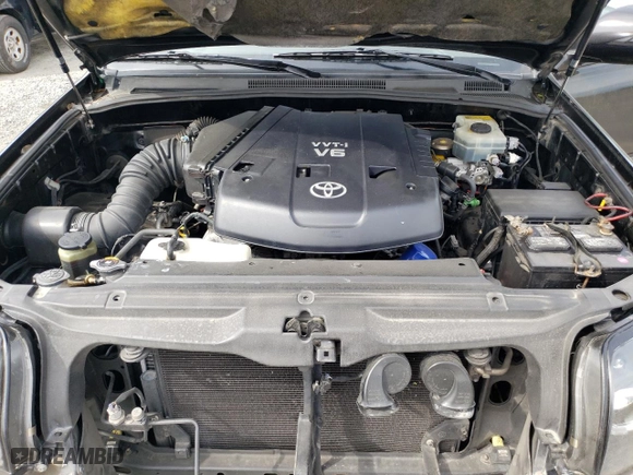 2004 Toyota 4Runner SR5 with VIN JTEZU14R648010366, listed as a Copart auction lot 52030075 with 140,204 mi miles and Salvage Title. Bid and sale history available at carsss.com. Image 12.